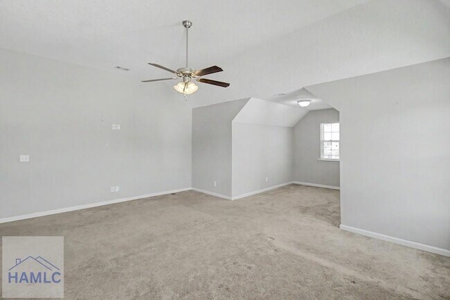 Building Photo - 976 Oak Crest Dr