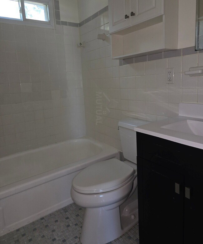 Building Photo - 534 Ardmore Dr