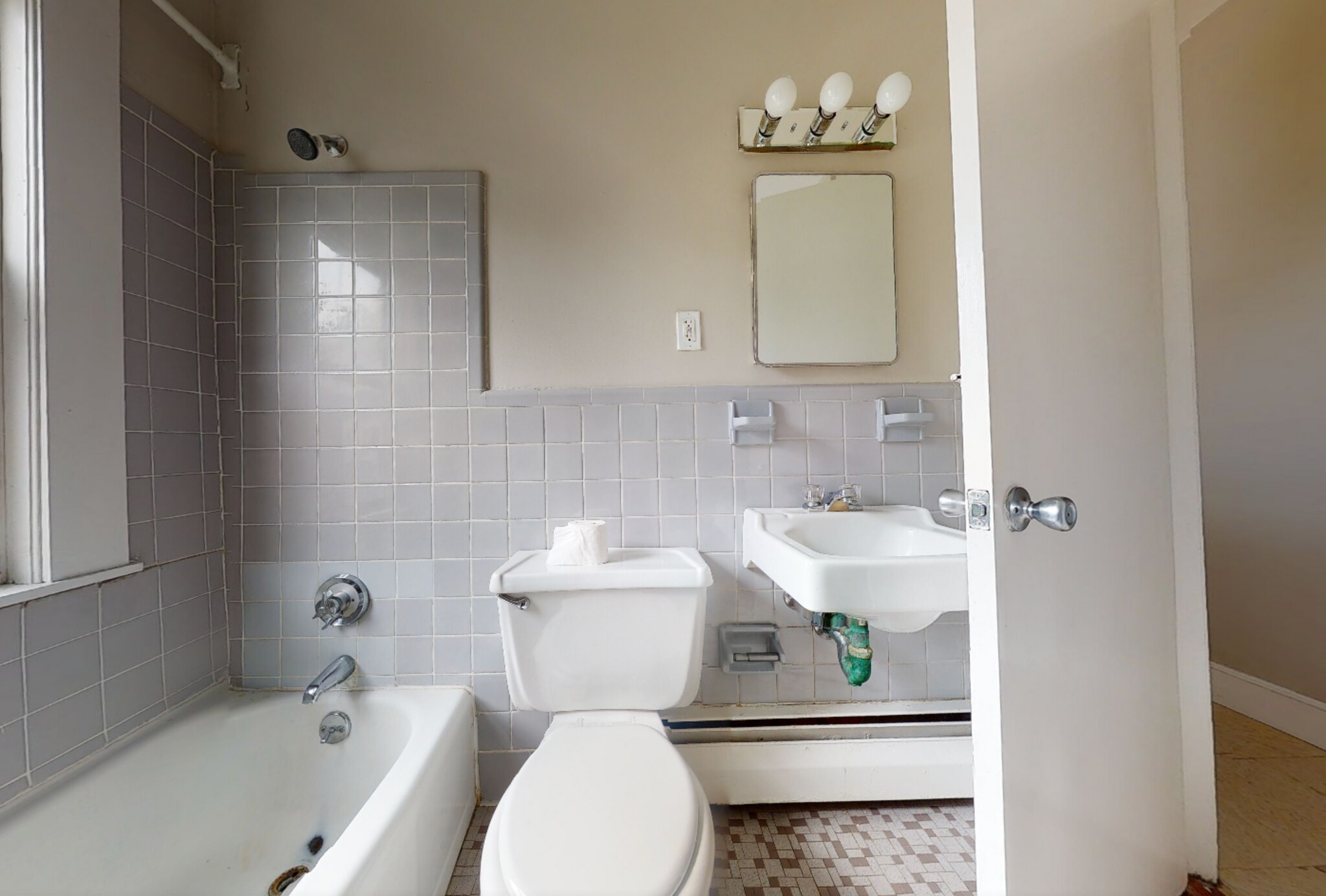 Building Photo - 224 Banks St