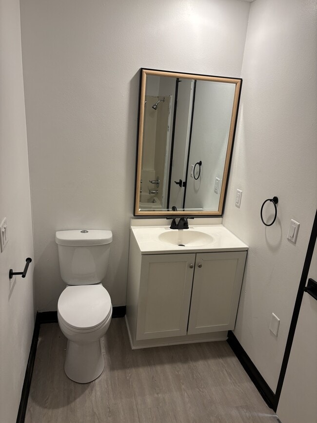 Building Photo - 608 Lincoln St