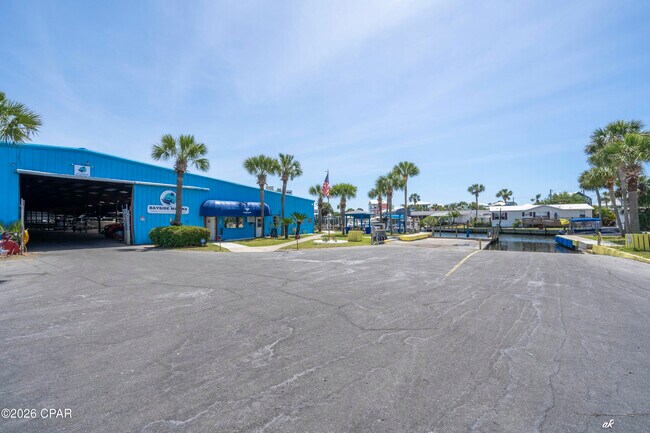 Building Photo - 929 Marina Dr