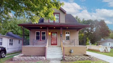 Building Photo - Family Friendly : 6BR Near Beaumont & Ascension St. John