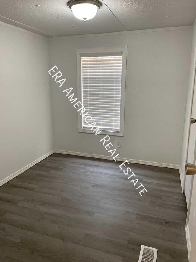 Building Photo - 5975 Staff Rd