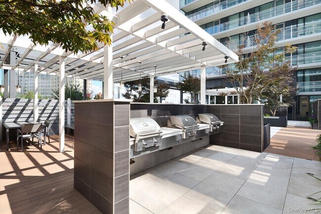 Building Photo - 40-28 College Point Blvd