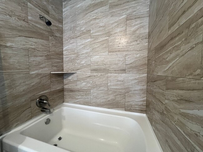 Building Photo - HOUSING VOUCHERS ACCEPTED