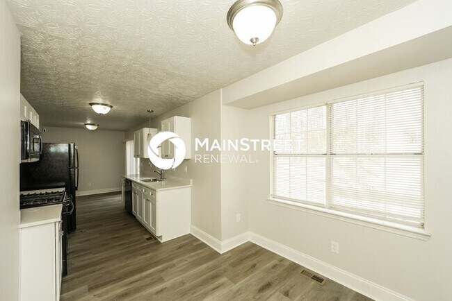 Building Photo - 3 Bedroom Pet-Friendly Home in Stockbridge, GA with Main Street Renewal