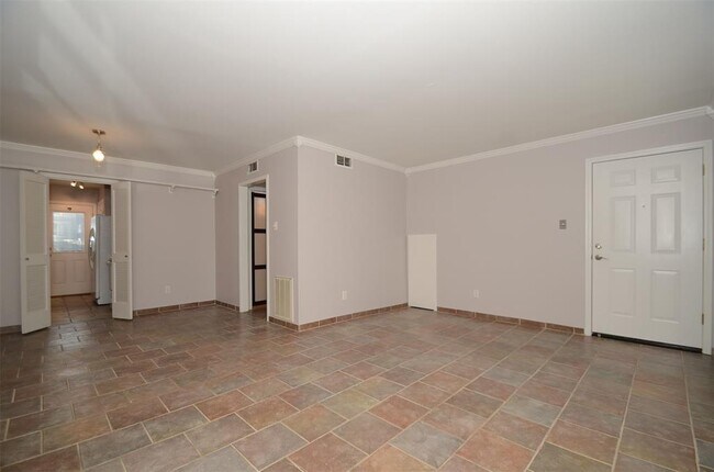 Building Photo - 6402 Del Monte Dr