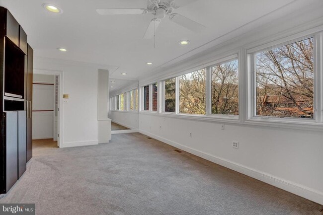 Building Photo - 2 Coldwater Ct