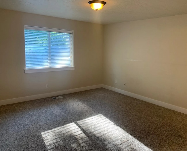 Building Photo - Upgraded 3 Bedroom Home in West Boise