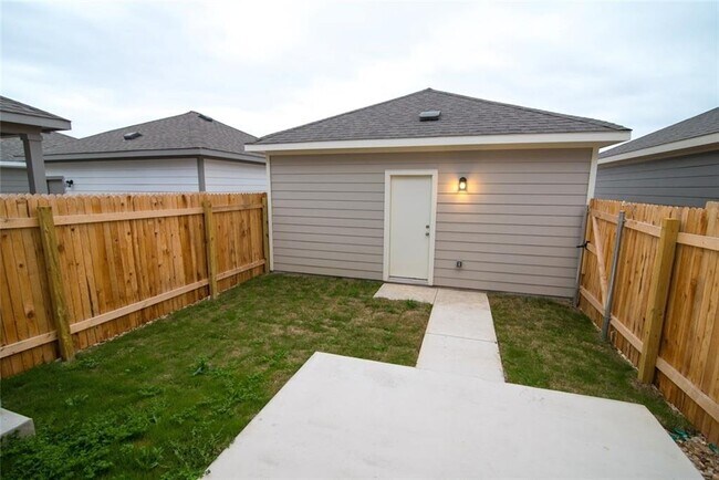 Building Photo - 1732 Yaupon Grove Ln