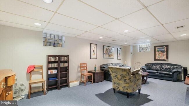 Building Photo - 646 Green Briar Rd