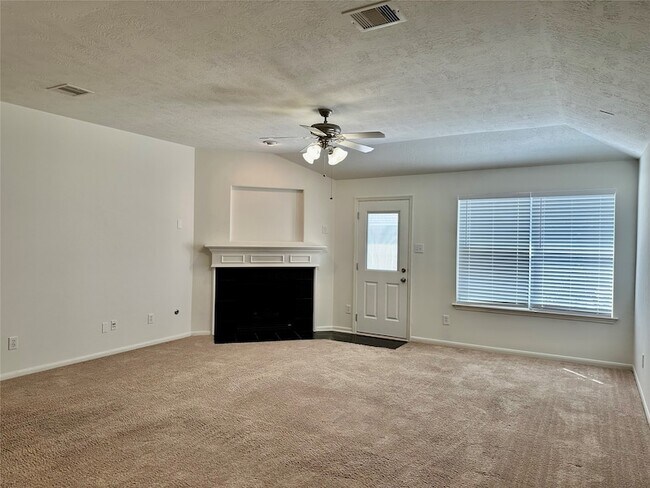 Building Photo - 30415 Deleon Fields Dr