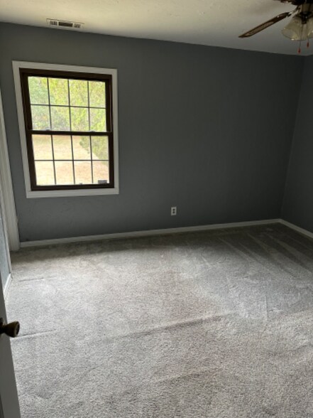 Building Photo - 5933 Duggins Cove Pl