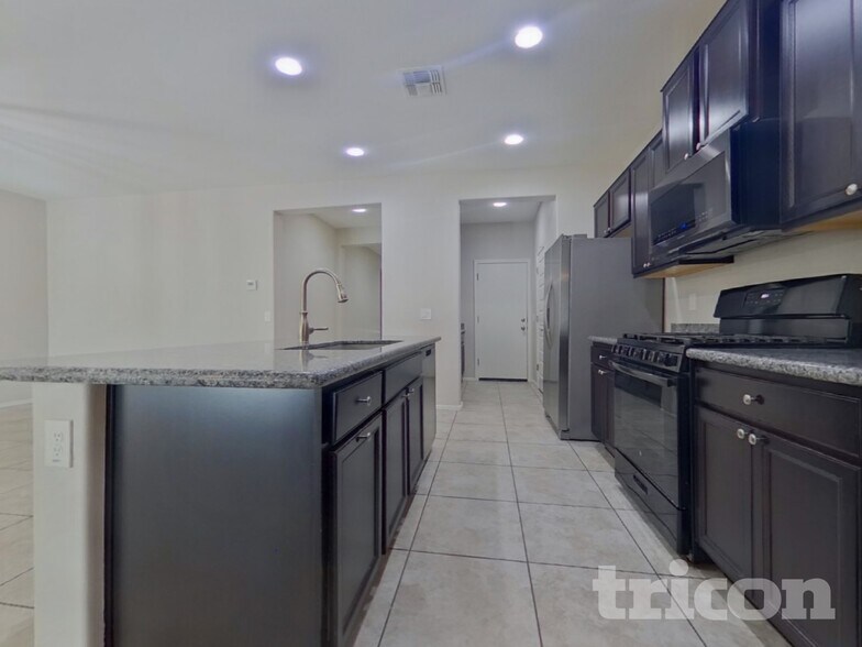 Building Photo - 4217 S 181st Ln