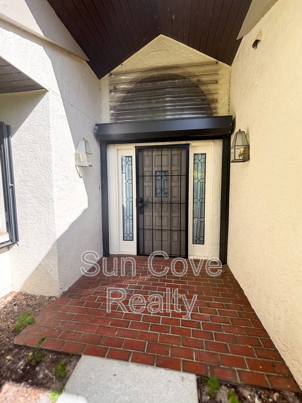 Building Photo - 4494 Ascot Cir N