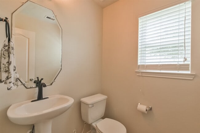Building Photo - 7934 Blue Wahoo Ln