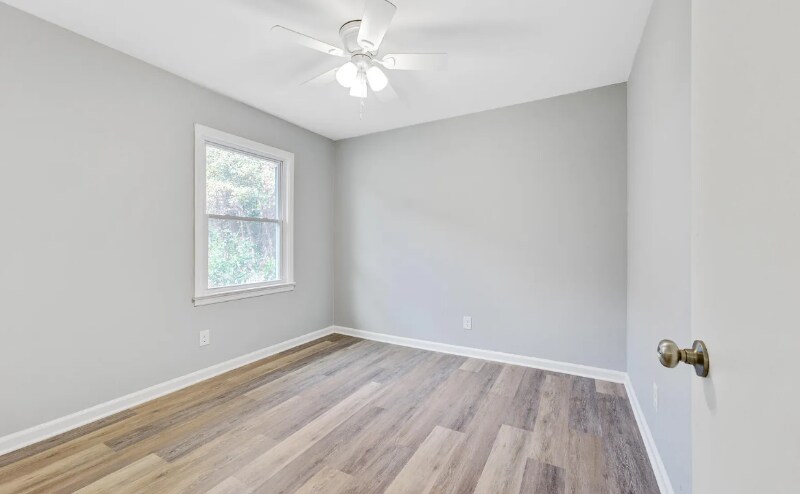 Building Photo - 145 Giles Dr