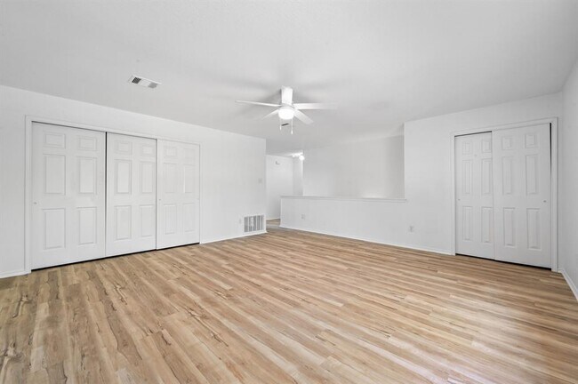 Building Photo - 2412 Regal Park Ln