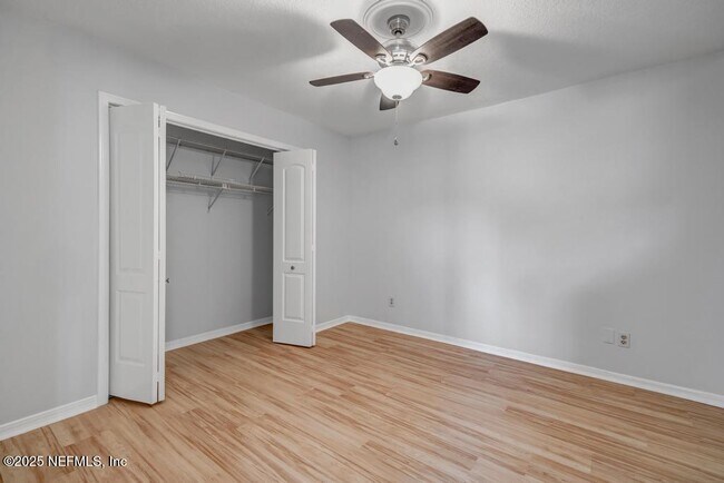 Building Photo - 101 Willow Pond Ln