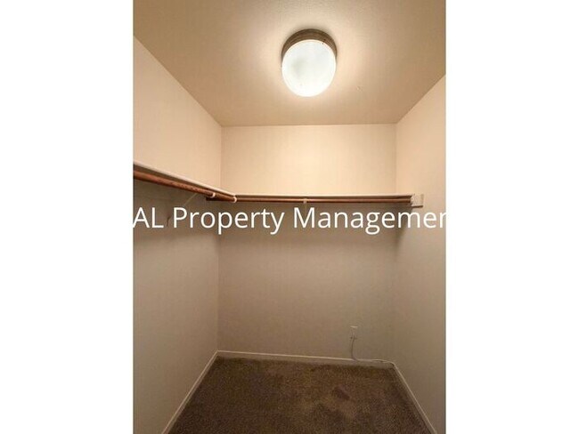 Building Photo - Rare 4 bedroom 2 bath rental in Pine Meadow Estates King City!