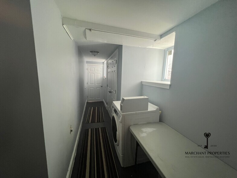 Building Photo - 7 Denby Rd