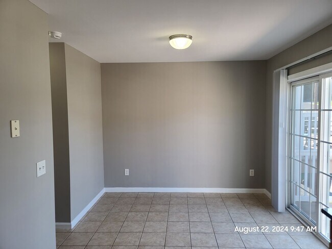Building Photo - 370 Viewpoint Way