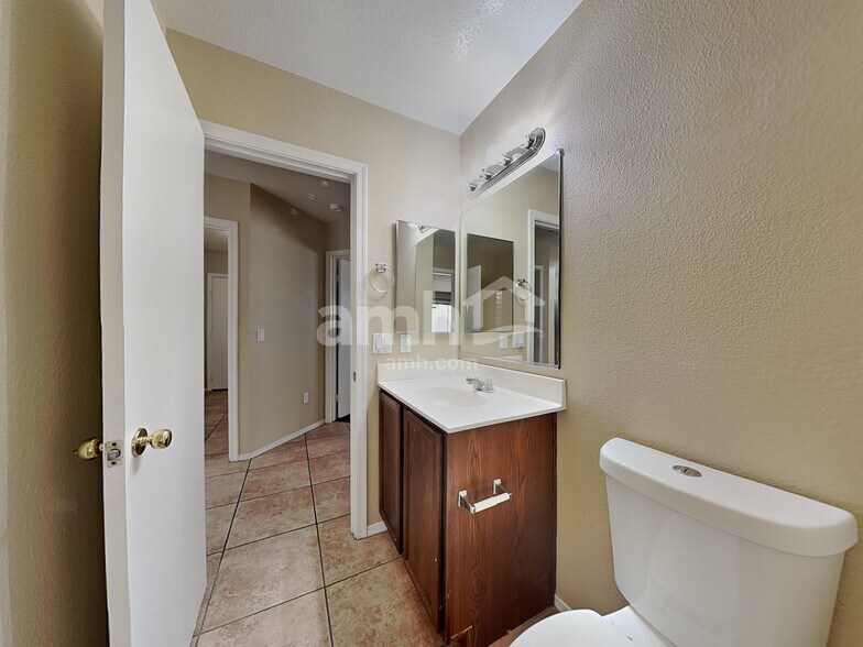 Building Photo - 5906 W Southgate Ct