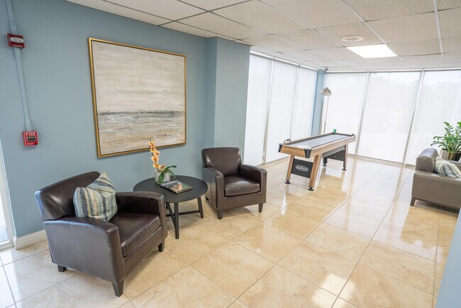 Building Photo - 2701 N Ocean Blvd