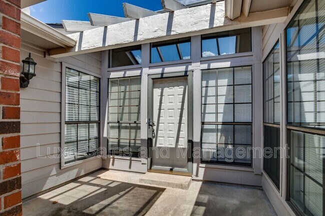 Building Photo - 7713 Doris Dr