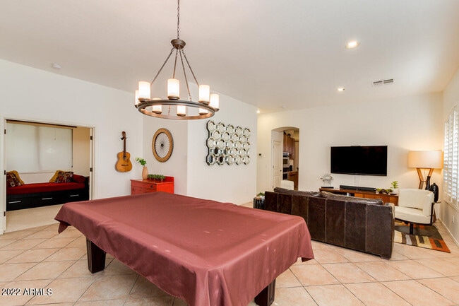 Building Photo - 2037 W Periwinkle Way