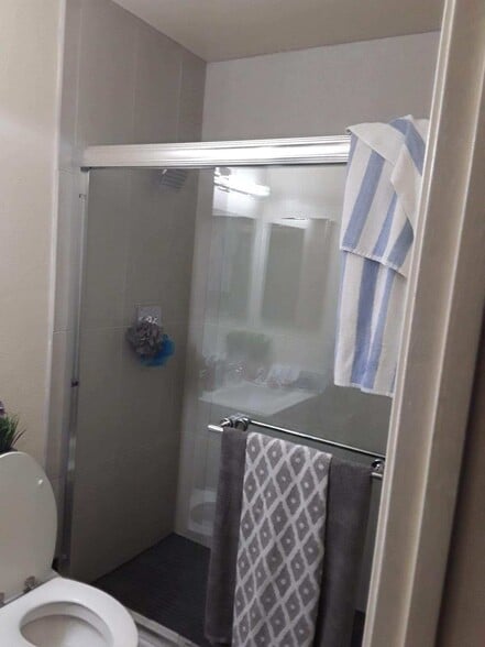 Bathroom to look like this - 4667 E Mountain View Dr