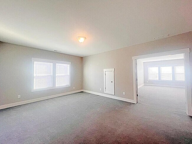 Building Photo - 213 Bank Swallow Wy