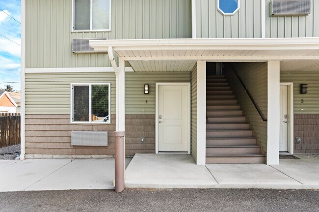 Building Photo - Adorable 2 bed/1 bath in Pocatello!