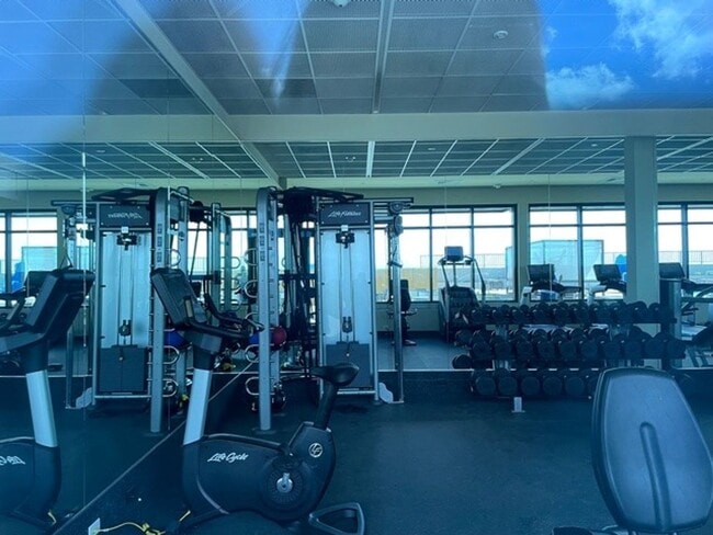 Building Photo - Penthouse 1-bedroom with 2-Parking!