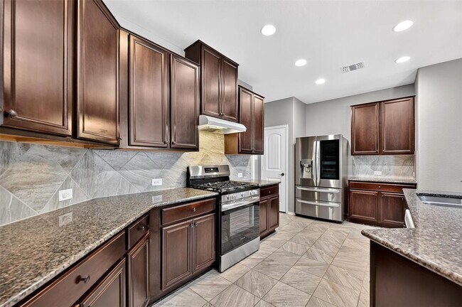 Building Photo - 1049 Clove Hitch Dr