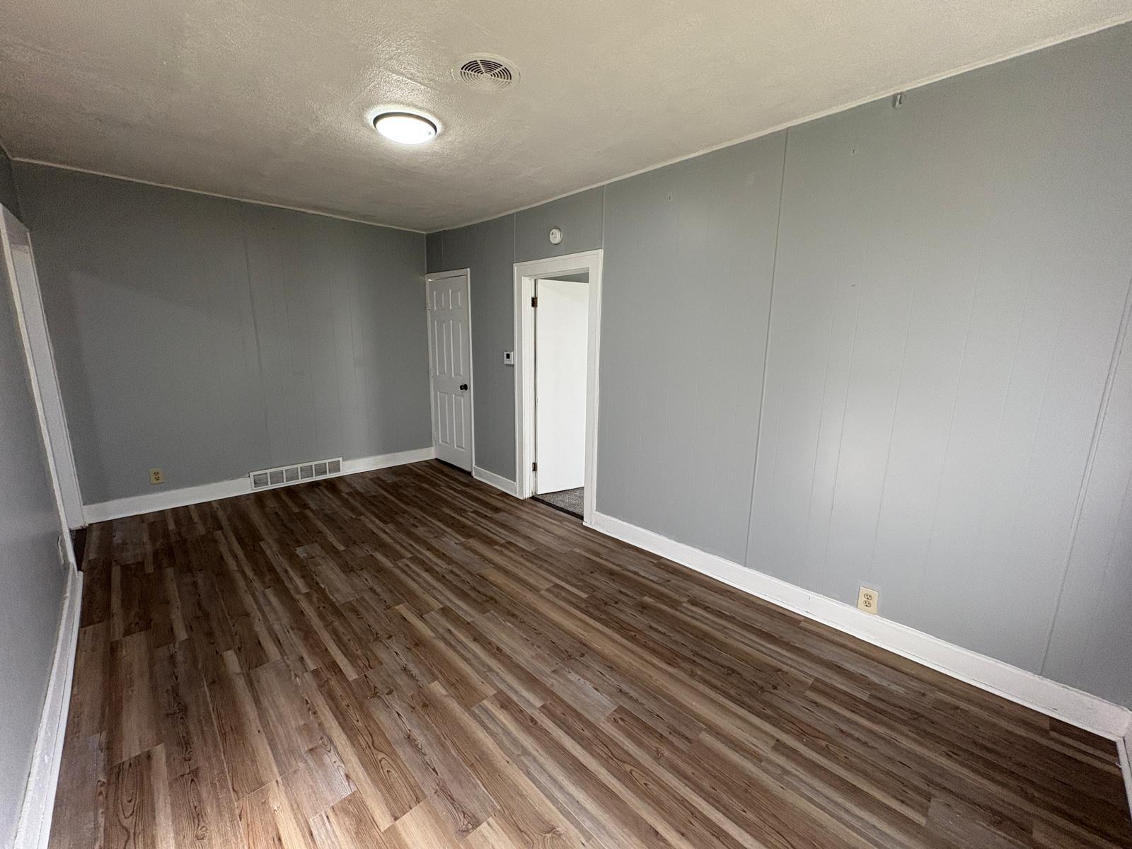 Building Photo - 1940 Woodbridge Rd