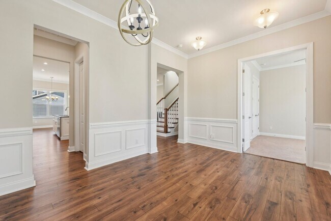 Building Photo - Nice 4 bedroom home with fenced yard