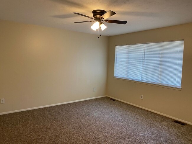 Building Photo - SCH1116