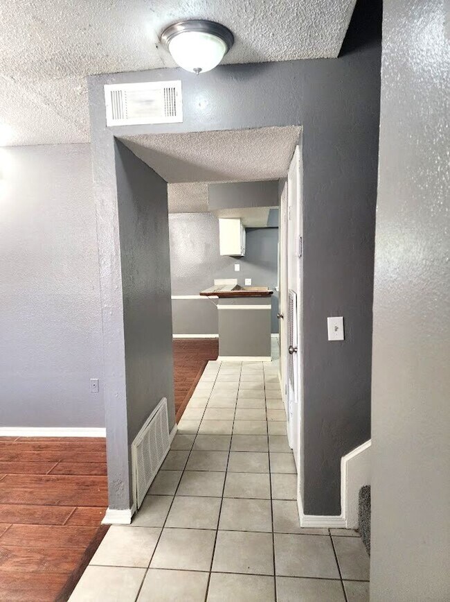 Building Photo - 3 Bed 2.5 Bath Apt NW OKC