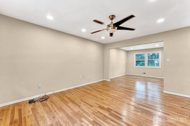 Building Photo - 5 Pelmont Pl