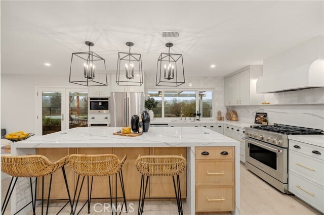 Building Photo - 24362 Via Santa Clara