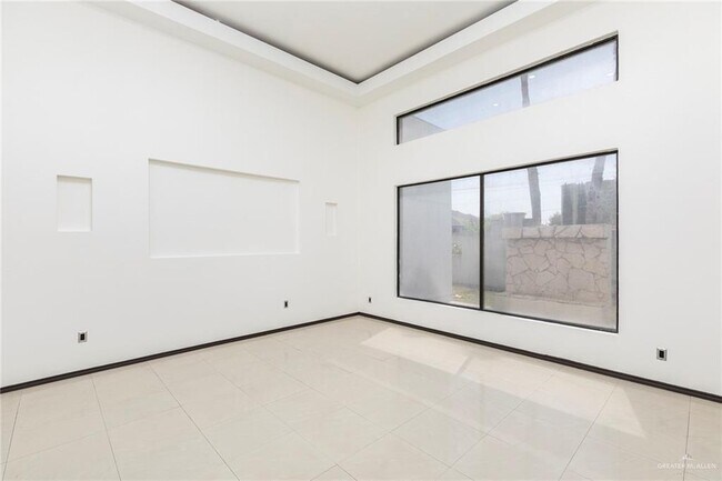 Building Photo - 30 S 45th St