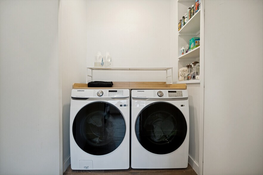 Laundry Room - 5018 Bryan St