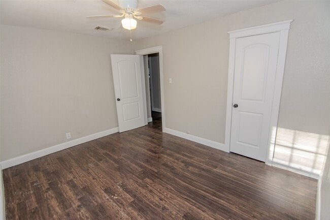 Building Photo - 1203 Sunset Dr