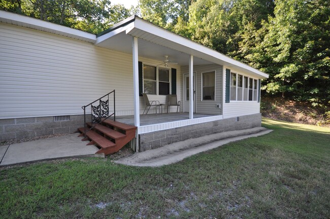 Building Photo - Furnished Home in New Concord