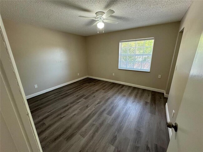 Building Photo - 310 7th St N