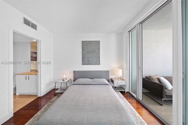 Building Photo - 1331 Brickell Bay Dr