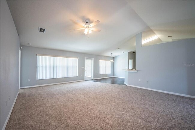 Building Photo - 233 Towhee Rd