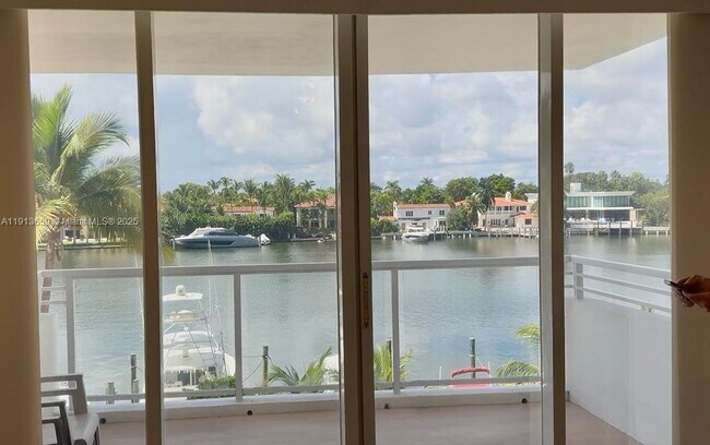 Building Photo - 5600 Collins Ave