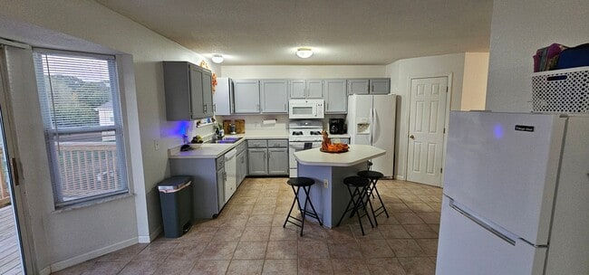 Building Photo - 4162 Whitehall Dr